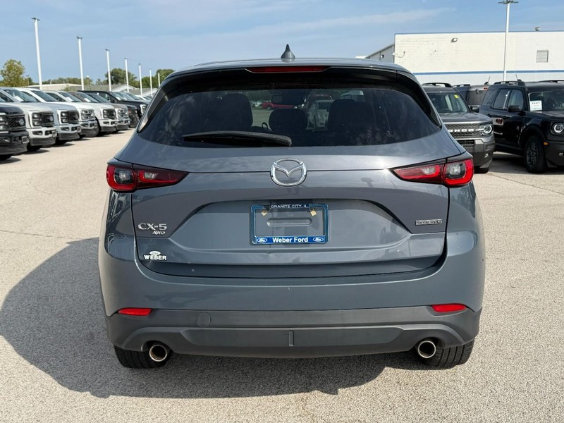 Mazda CX-5 Vehicle Full-screen Gallery Image 4