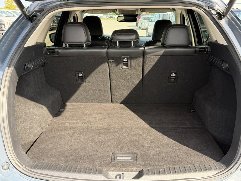 Mazda CX-5 Vehicle Full-screen Gallery Image 5