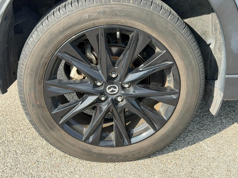 Mazda CX-5 Vehicle Full-screen Gallery Image 6