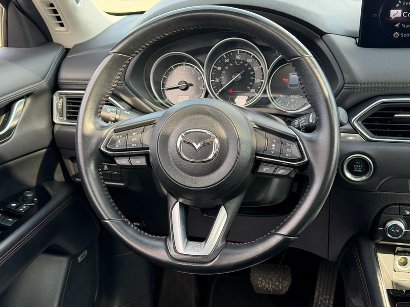 Mazda CX-5 Vehicle Full-screen Gallery Image 13