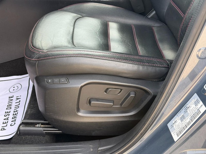 Mazda CX-5 Vehicle Full-screen Gallery Image 18
