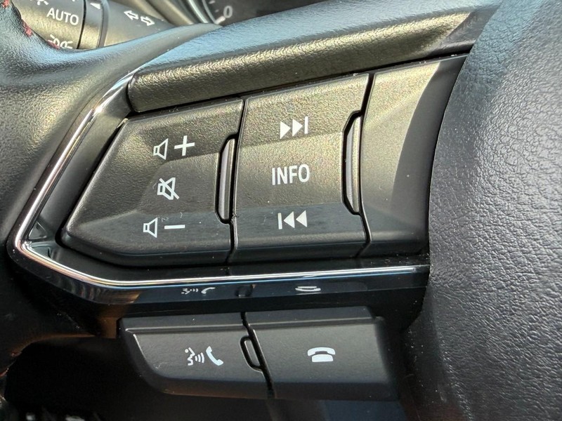 Mazda CX-5 Vehicle Full-screen Gallery Image 19