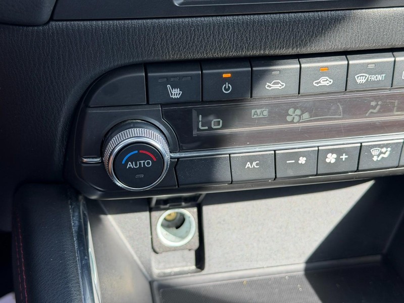 Mazda CX-5 Vehicle Full-screen Gallery Image 22