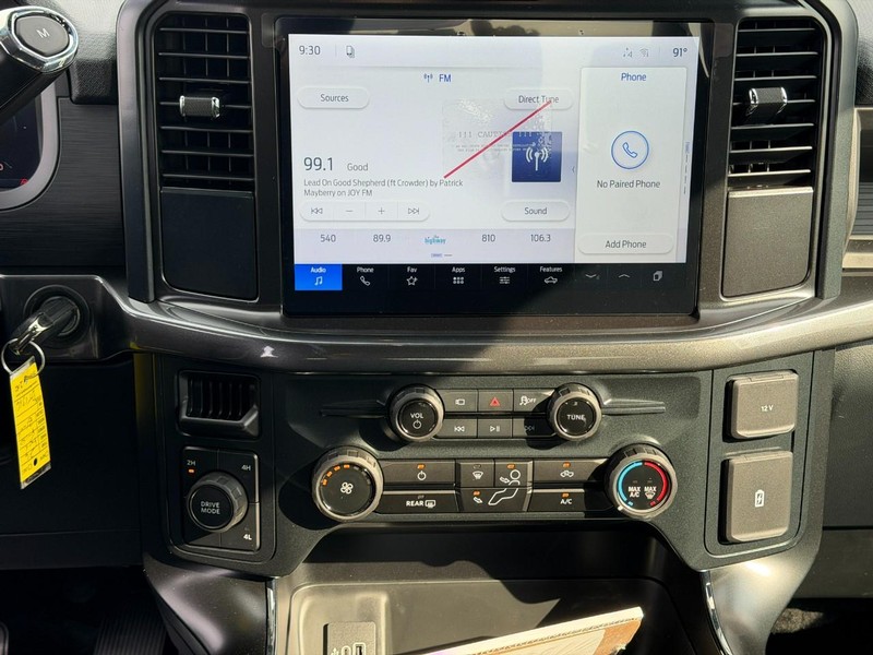 Ford F-150 Vehicle Full-screen Gallery Image 7
