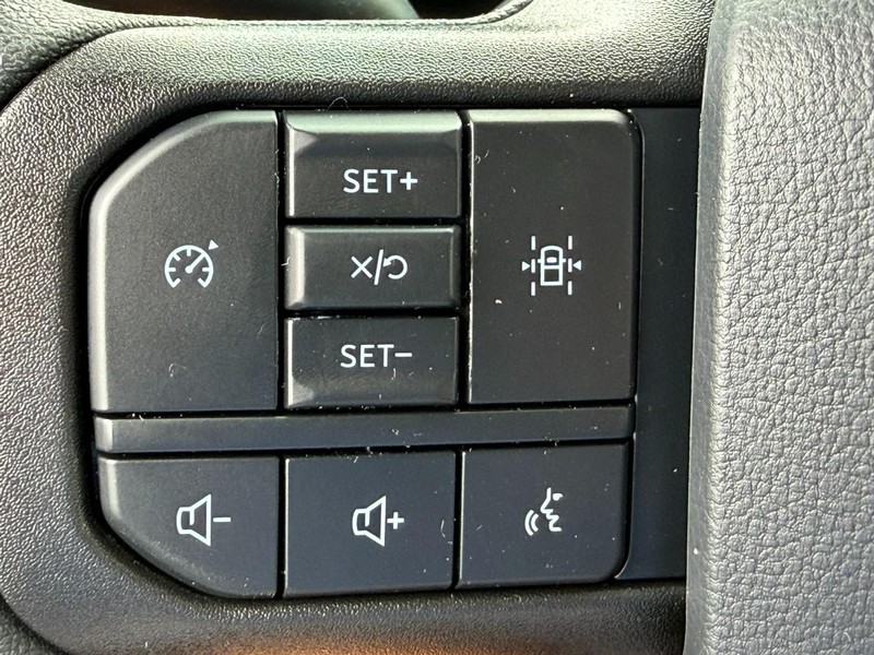 Ford F-150 Vehicle Full-screen Gallery Image 11