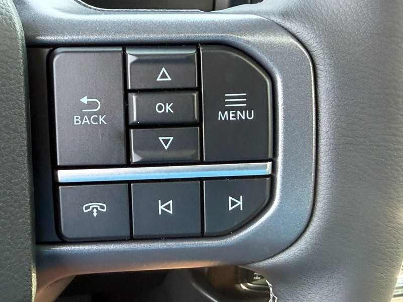 Ford Super Duty F-250 SRW Vehicle Full-screen Gallery Image 14