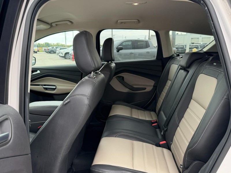 Ford Escape Vehicle Full-screen Gallery Image 10