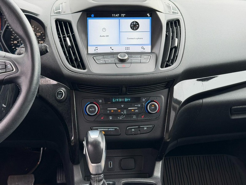 Ford Escape Vehicle Full-screen Gallery Image 13