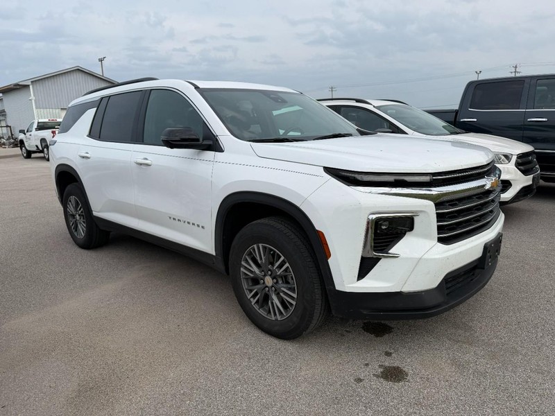 Chevrolet Traverse Vehicle Full-screen Gallery Image 02