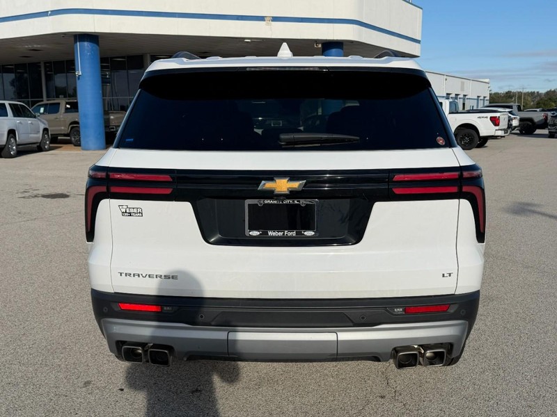 Chevrolet Traverse Vehicle Full-screen Gallery Image 4
