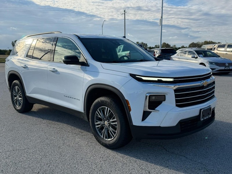 Chevrolet Traverse Vehicle Full-screen Gallery Image 8