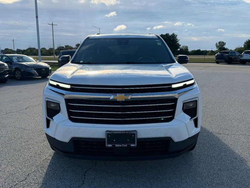 Chevrolet Traverse Vehicle Full-screen Gallery Image 9