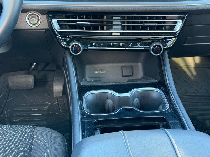 Chevrolet Traverse Vehicle Full-screen Gallery Image 15