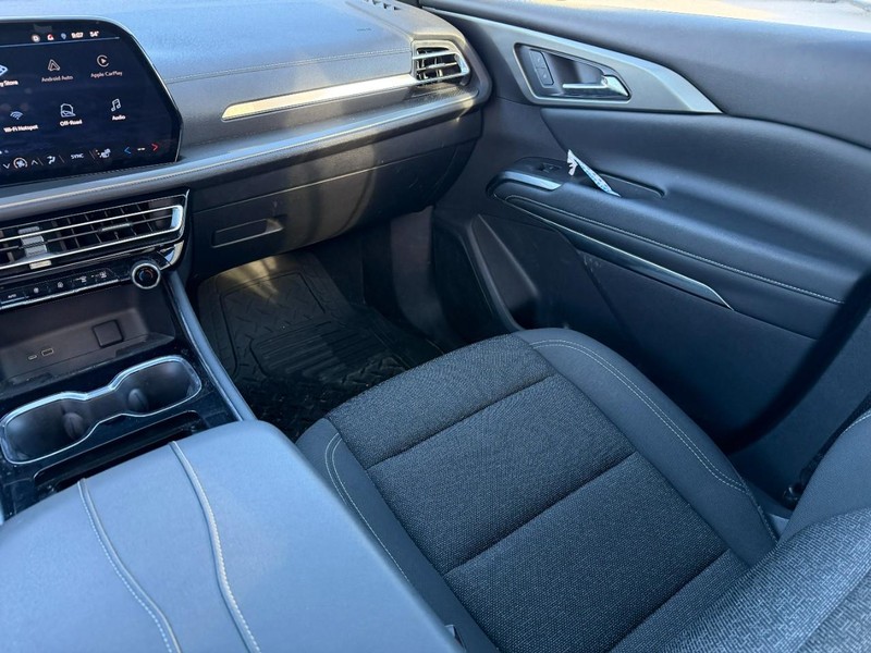 Chevrolet Traverse Vehicle Full-screen Gallery Image 16