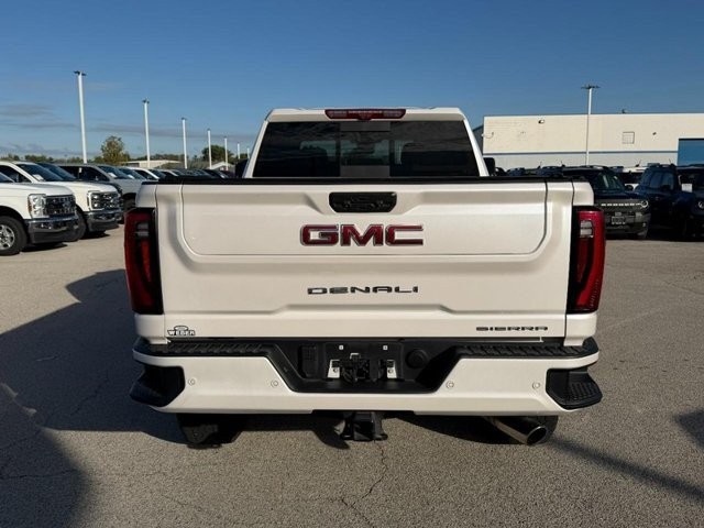 GMC Sierra 2500HD Vehicle Full-screen Gallery Image 4