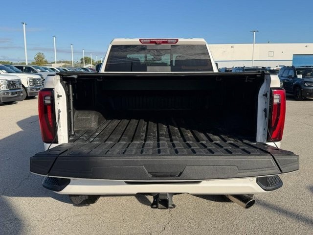 GMC Sierra 2500HD Vehicle Full-screen Gallery Image 5