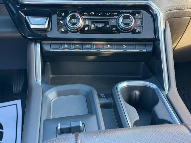 GMC Sierra 2500HD Vehicle Full-screen Gallery Image 14