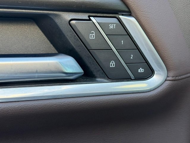 GMC Sierra 2500HD Vehicle Full-screen Gallery Image 17