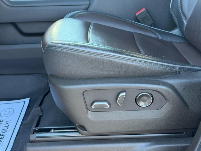 GMC Sierra 2500HD Vehicle Full-screen Gallery Image 18