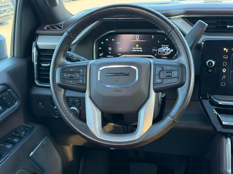GMC Sierra 2500HD Vehicle Full-screen Gallery Image 12