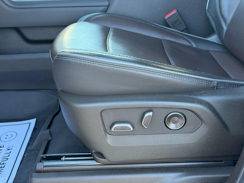 GMC Sierra 2500HD Vehicle Full-screen Gallery Image 18