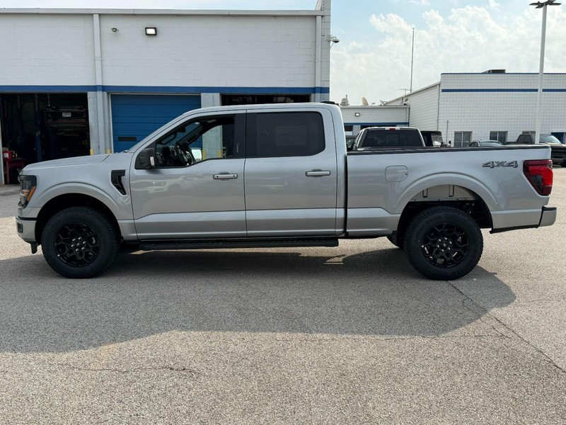Ford F-150 Vehicle Full-screen Gallery Image 2