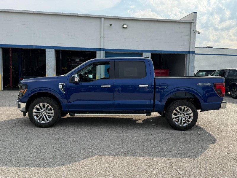 Ford F-150 Vehicle Full-screen Gallery Image 2