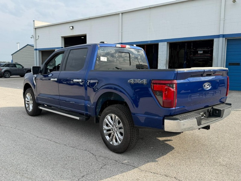 Ford F-150 Vehicle Full-screen Gallery Image 3