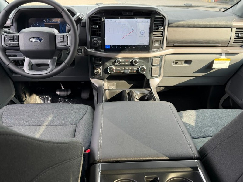 Ford F-150 Vehicle Full-screen Gallery Image 5