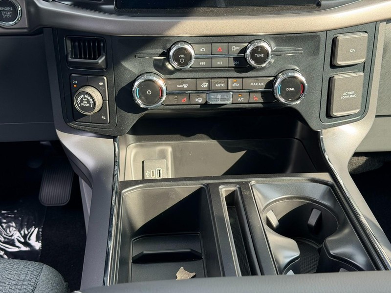 Ford F-150 Vehicle Full-screen Gallery Image 8