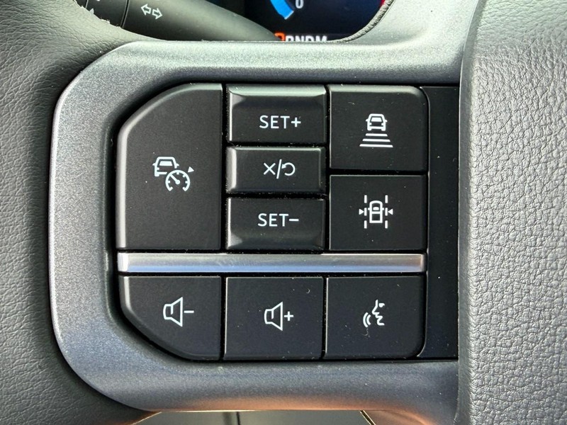 Ford F-150 Vehicle Full-screen Gallery Image 11