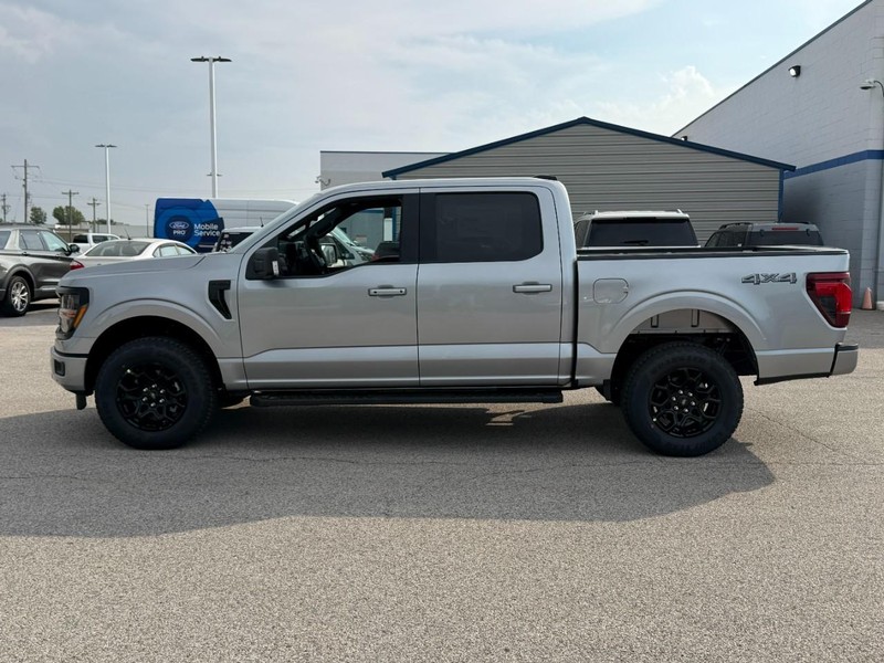 Ford F-150 Vehicle Full-screen Gallery Image 2