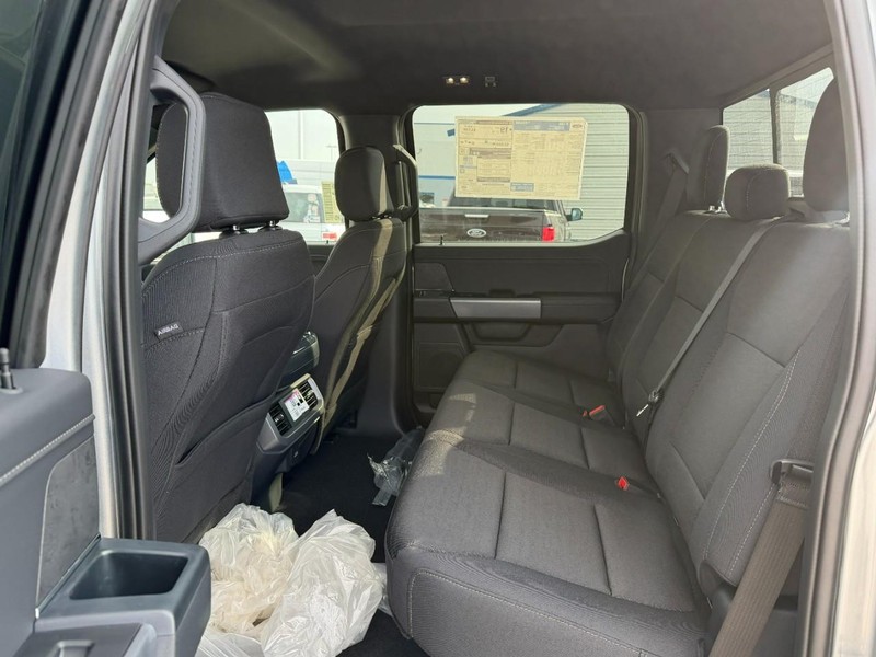 Ford F-150 Vehicle Full-screen Gallery Image 4