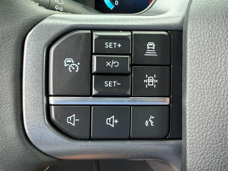 Ford F-150 Vehicle Full-screen Gallery Image 11