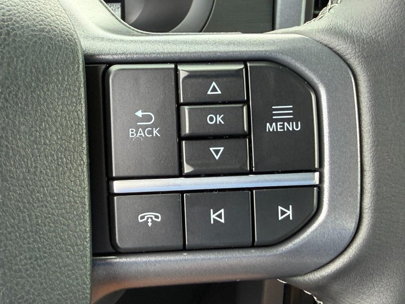 Ford F-150 Vehicle Full-screen Gallery Image 12