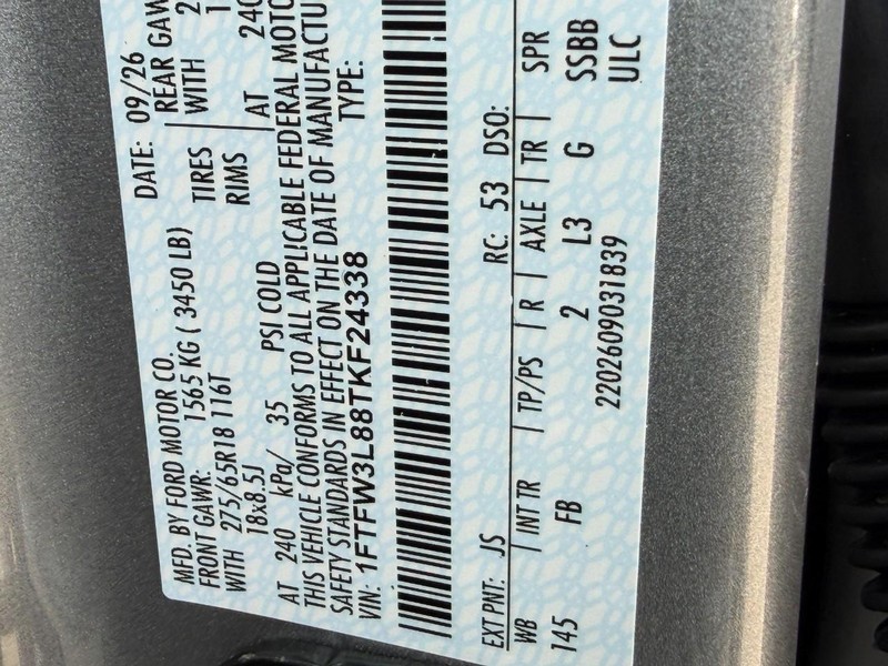 Ford F-150 Vehicle Full-screen Gallery Image 16
