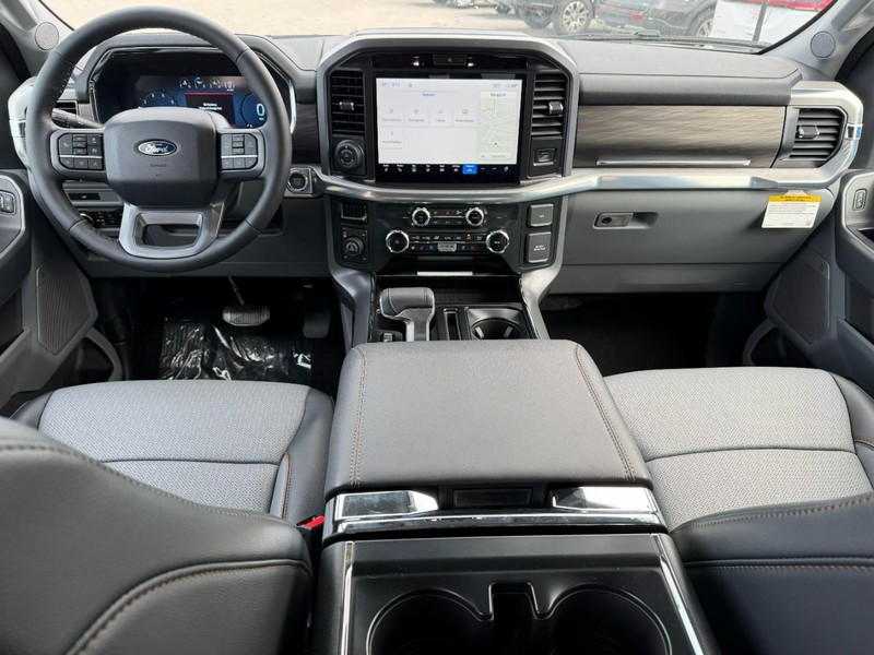 Ford F-150 Vehicle Full-screen Gallery Image 5