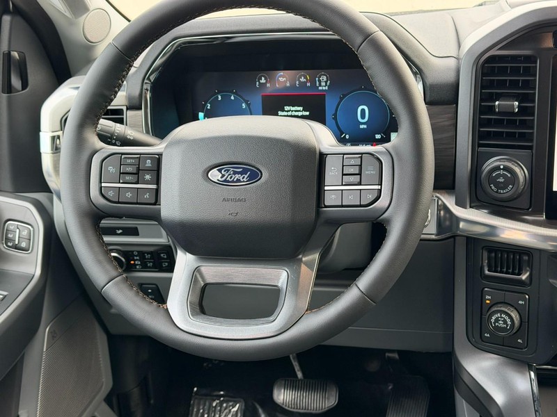 Ford F-150 Vehicle Full-screen Gallery Image 6