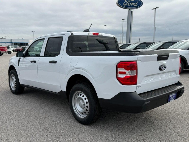 Ford Maverick Vehicle Full-screen Gallery Image 3