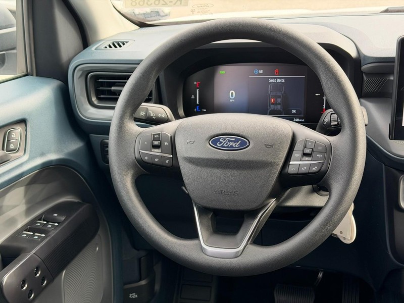 Ford Maverick Vehicle Full-screen Gallery Image 6