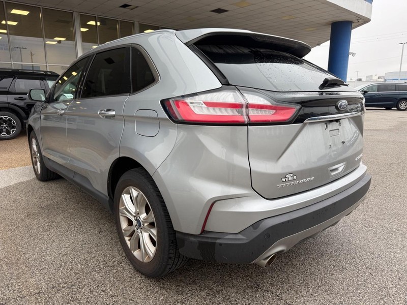 Ford Edge Vehicle Full-screen Gallery Image 3