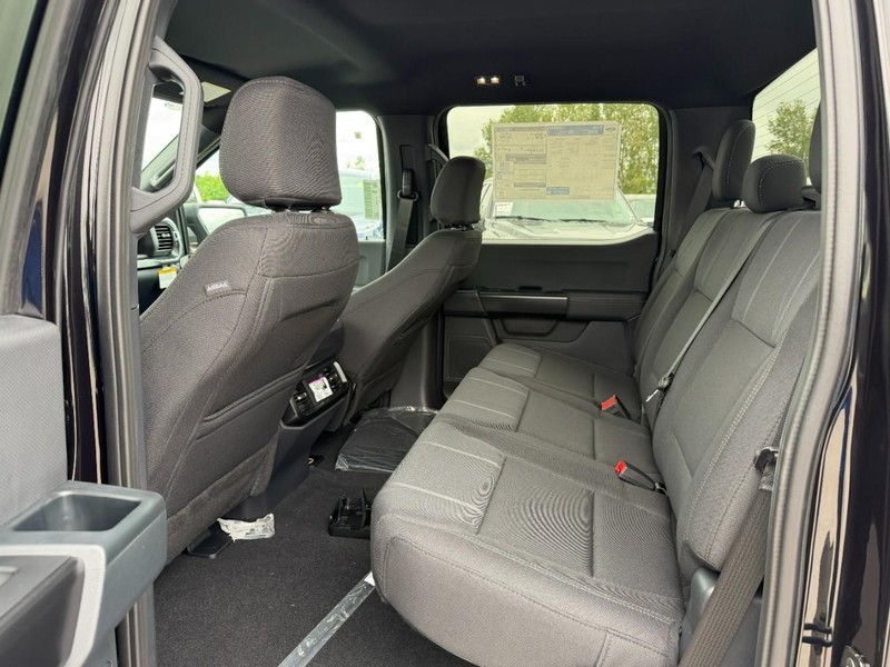 Ford F-150 Vehicle Full-screen Gallery Image 4