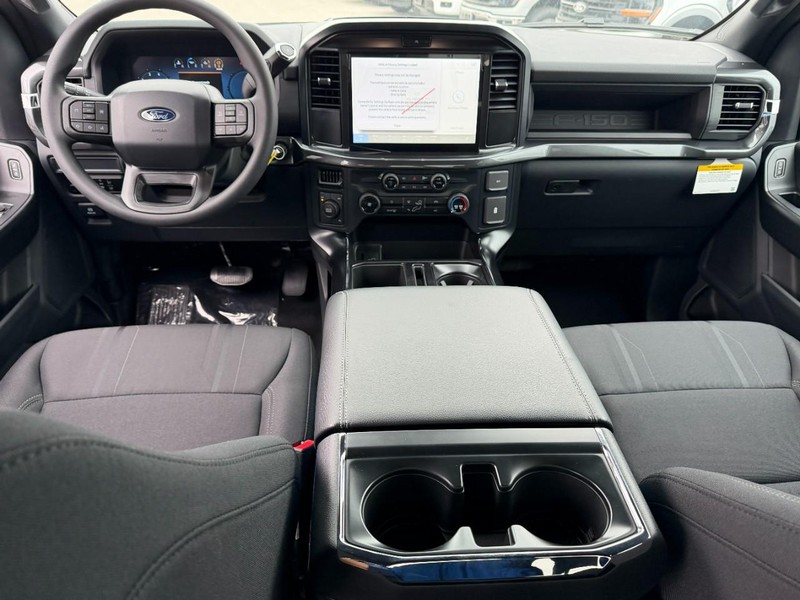 Ford F-150 Vehicle Full-screen Gallery Image 5