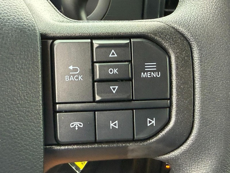 Ford F-150 Vehicle Full-screen Gallery Image 12