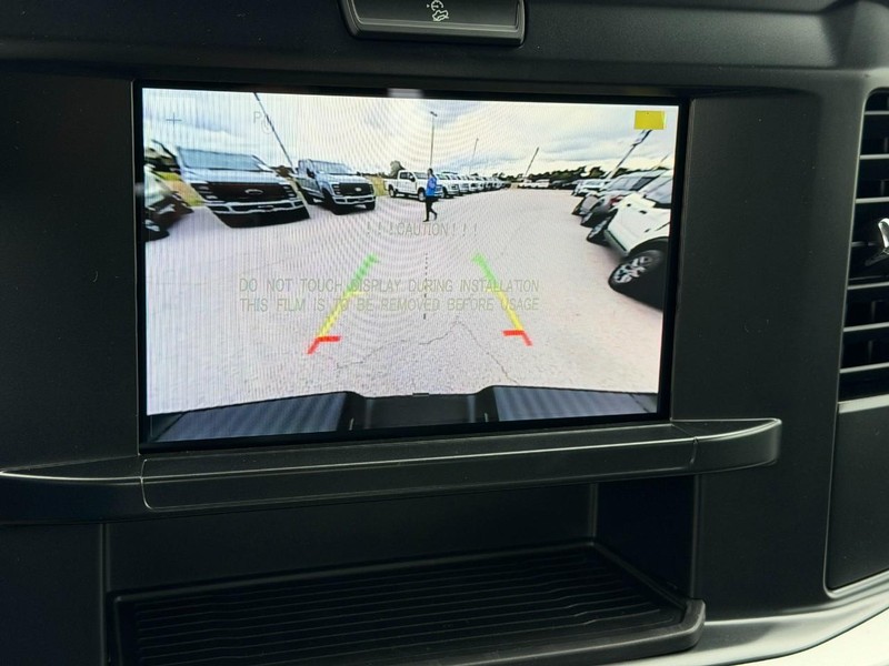 Ford Super Duty F-250 SRW Vehicle Full-screen Gallery Image 13