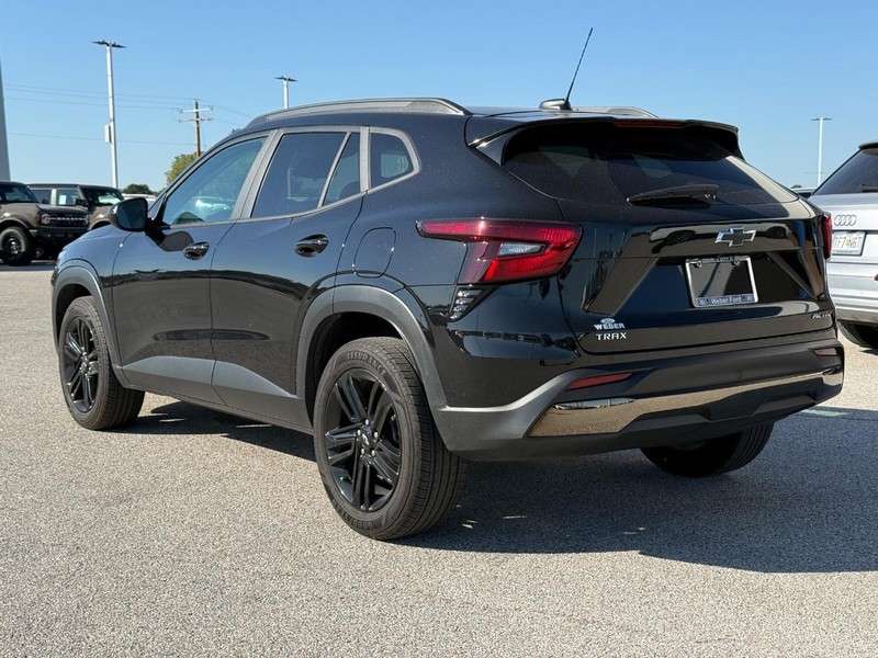 Chevrolet Trax Vehicle Full-screen Gallery Image 03