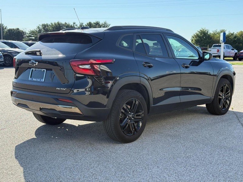 Chevrolet Trax Vehicle Full-screen Gallery Image 05