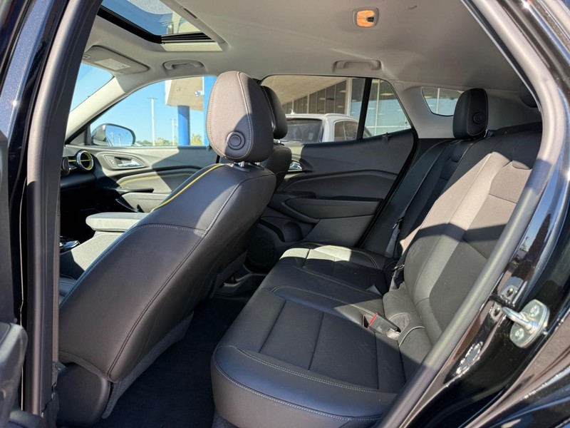 Chevrolet Trax Vehicle Full-screen Gallery Image 10