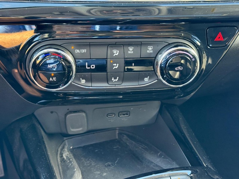 Chevrolet Trax Vehicle Full-screen Gallery Image 18