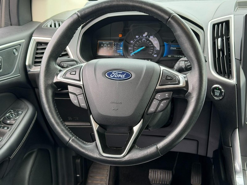 Ford Edge Vehicle Full-screen Gallery Image 12